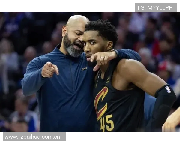 米切尔赞鲍尔赛场思维能力与詹姆斯相似认为这是球队所需的重要特质